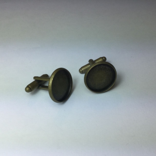 Picture of Manchetknoop, antiek brons afwerking messing, 16mm kastje. Verkocht per paar.