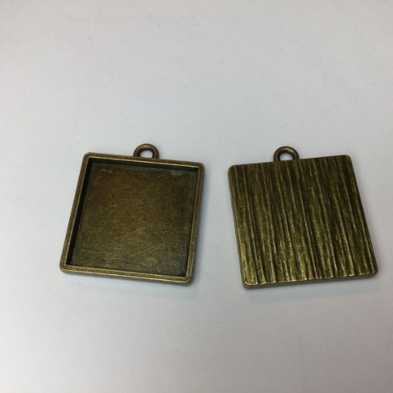 Picture of Pendant Square 25x25mm Antiqued Bronze x4