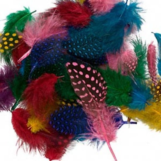 Picture of Feather mix, Guinea (dyed), mixed colors, 2-4 inches. Sold per 0.1 ounce pkg, +/- 95 feathers.