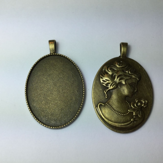 Picture of Pendant setting 40x30mm oval "Woman Portrait" Bronze x1