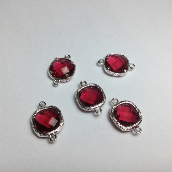 Picture of Glass Connector 18x13mm square Red Silver x1