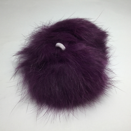 Picture of Pluizenbol met elastisch lusje, aubergine, 60mm.
