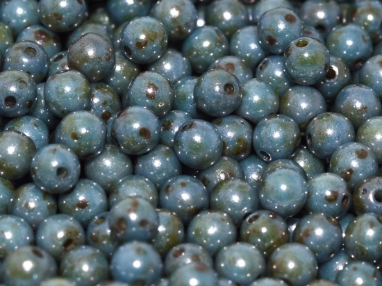 Picture of Round Beads 3mm Chalk White Blue Luster x50