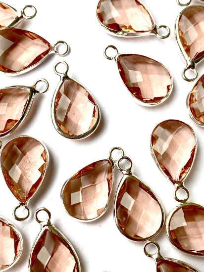 Picture of Glass Pendant Drop 18x11mm Peach x1