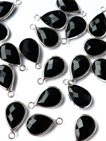 Picture of Glass Pendant Drop 18x11mm Jet x1
