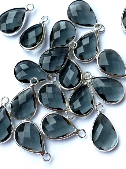 Picture of Glass Pendant Drop 18x11mm Black Diamond x1