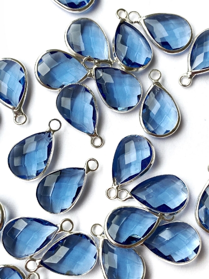 Picture of Glass Pendant Drop 18x11mm Sapphire x1