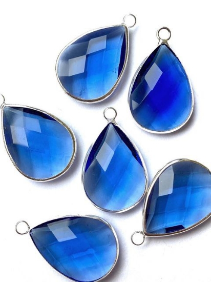 Picture of Glass Pendant Drop 30x20mm Cobalt x1