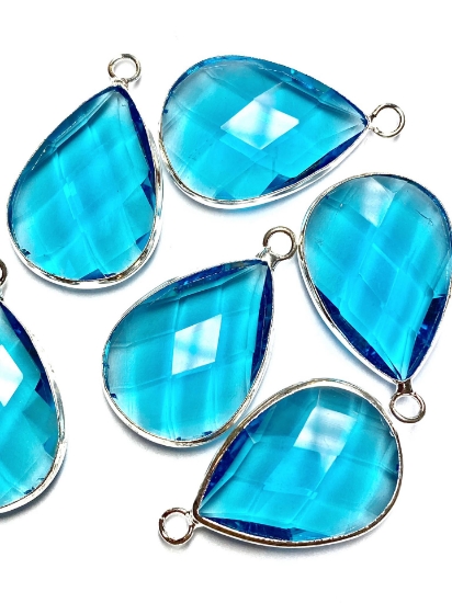 Picture of Glass Pendant Drop 30x20mm Aqua x1