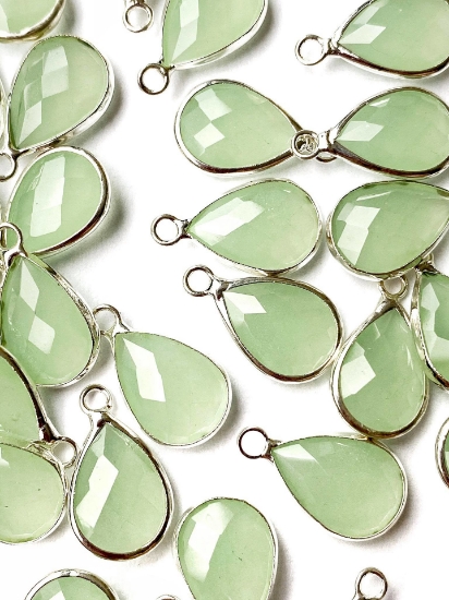 Picture of Glass Pendant Drop 18x11mm Opal Peridot x1
