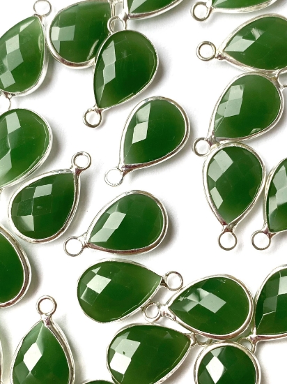 Picture of Glass Pendant Drop 18x11mm Opal Green x1
