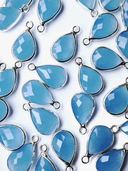 Picture of Glass Pendant Drop 18x11mm Opal Sapphire x1
