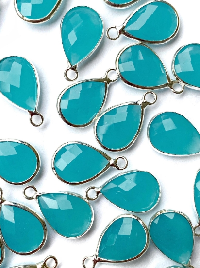 Picture of Glass Pendant Drop 18x11mm Opal Light Turquoise x1