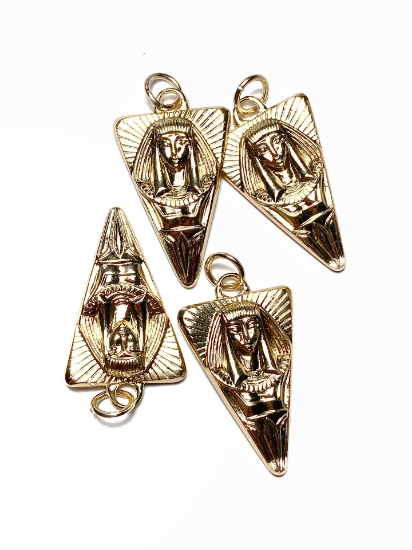 Picture of Charm Triangle Pharaoh 35x20mm Gold Tone x1