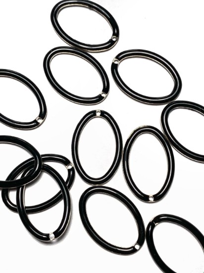 Picture of Candy Oval 22x15mm Black x1