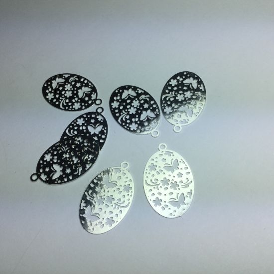 Picture of Filigree Oval 22x13mm w/ loop Silver Tone x1