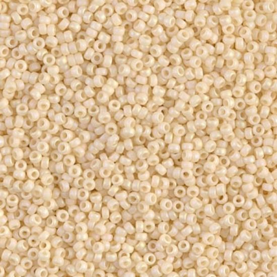 Picture of Miyuki Seed Beads 15/0 492FR Mat Opaque Cream AB x10g