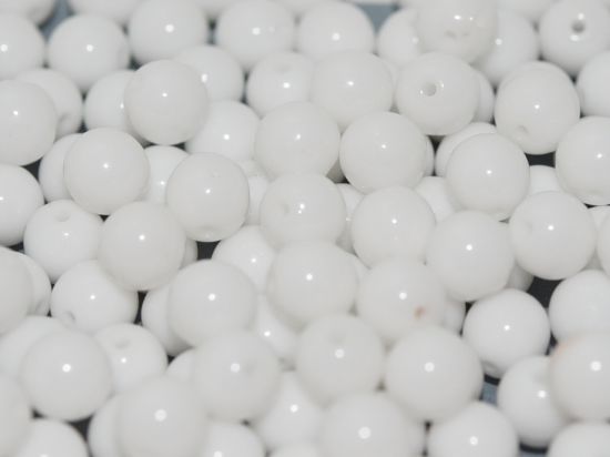Picture of Round beads 3mm Chalk White x50