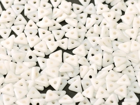 Picture of Tri-bead 4mm Chalk White x5g