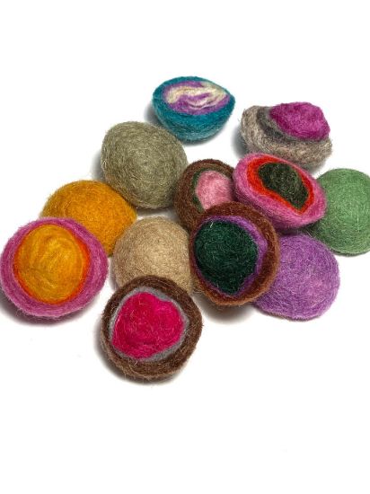 Picture of Component mix felt 26 mm undrilled round multicoloured  x12