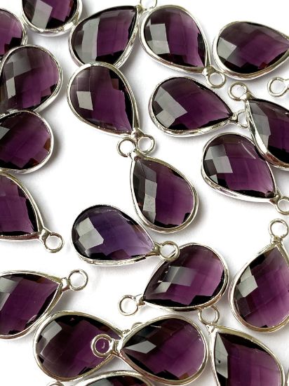 Picture of Glass Pendant Drop 18x11mm Amethyst x1