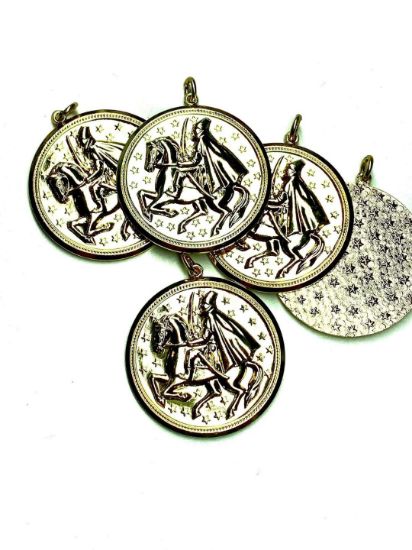 Picture of Pendant Rider 35mm Gold Tone x1