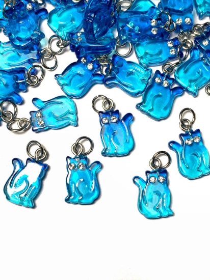 Picture of Pendant YALC Cat 15x10mm Aqua x1