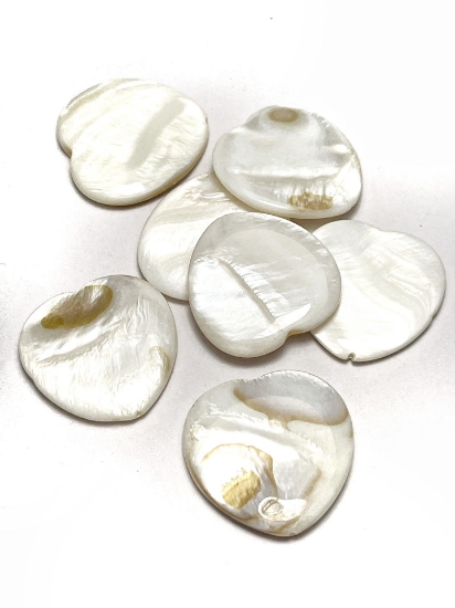 Picture of Mother-of-Pearl Heart 28mm x1