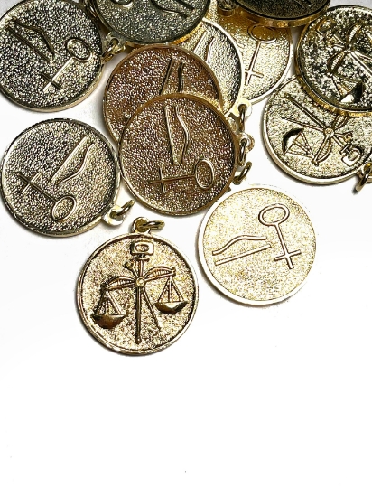 Picture of Charm Zodiac Libra 25mm Gold Tone x1