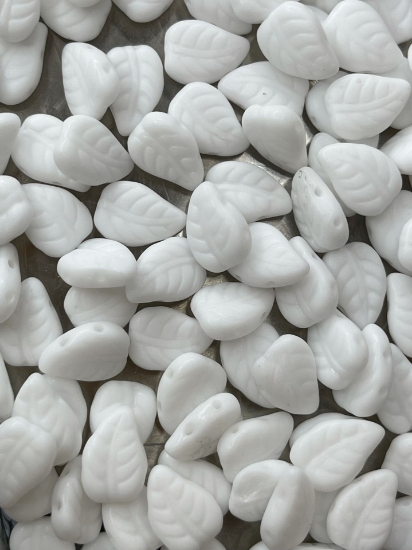 Picture of LeafDuo 7x10mm Chalk White Mat x50