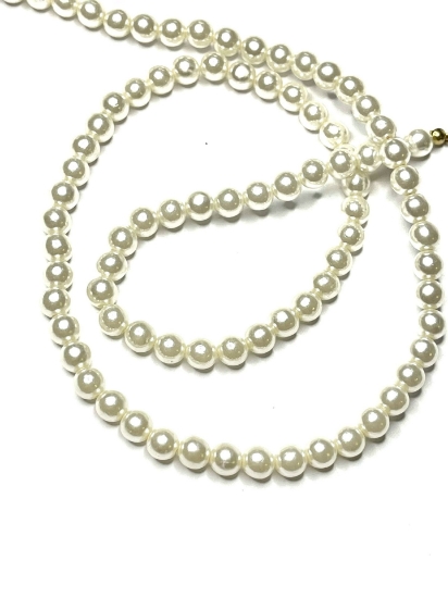 Picture of Acrylic  Beads Round 6mm White x90
