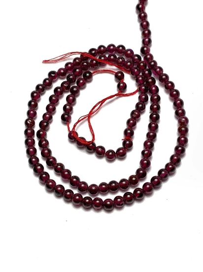Picture of Garnet bead 4mm round x95