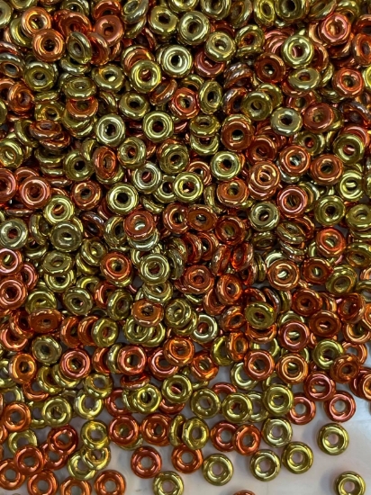 Picture of O Bead 4mm Jet California Gold Rush x5g