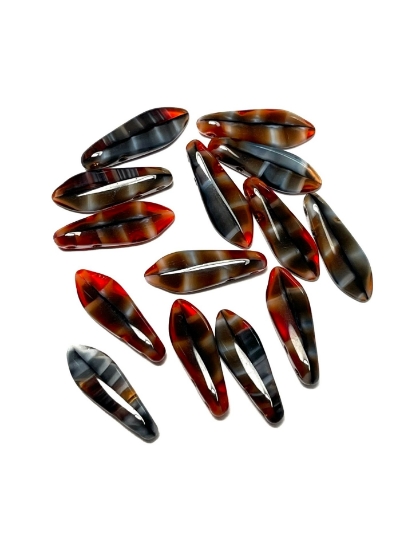 Picture of CzechMates Daggers 2 holes 5x16mm Red w/Black Swirl x25