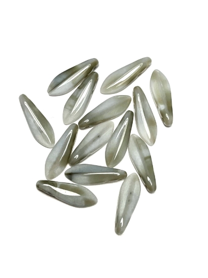 Picture of CzechMates Daggers 2 holes 5x16mm Khaki/Gray x25