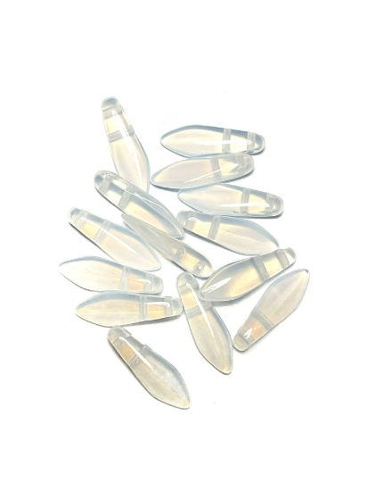 Picture of CzechMates Daggers 2 holes 5x16mm White Opal x25
