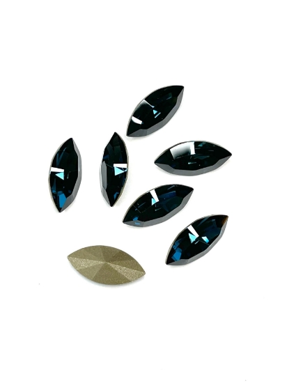 Picture of Swarovski 4228 Navette 15x7mm Montana x1