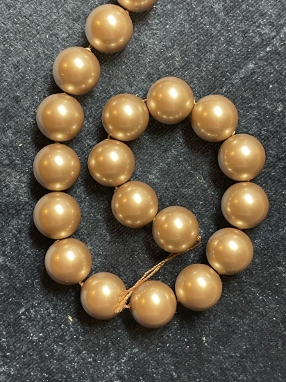 Picture of Swarovski 5810 Pearls 12mm Platinum Pearl x4