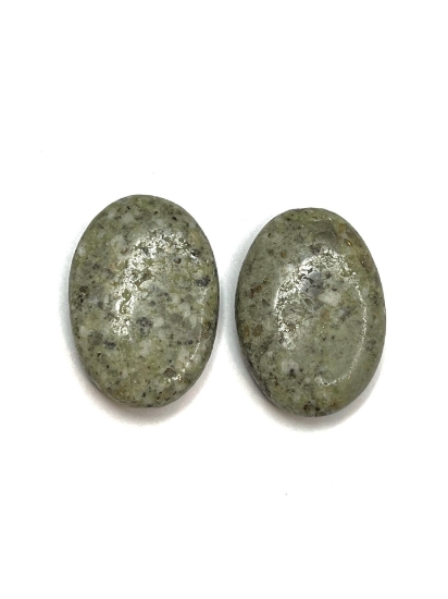 Picture of Feldspar bead 30x20mm flat oval x4