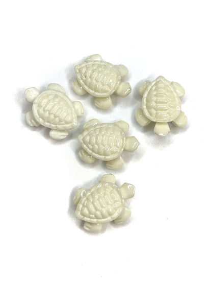 Picture of Acrylic Bead Turtle 18x15mm Eggshell x10