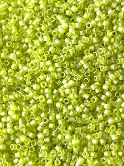 Изображение Miyuki Delica 11/0 DB860 Mat Chartreuse AB x10g