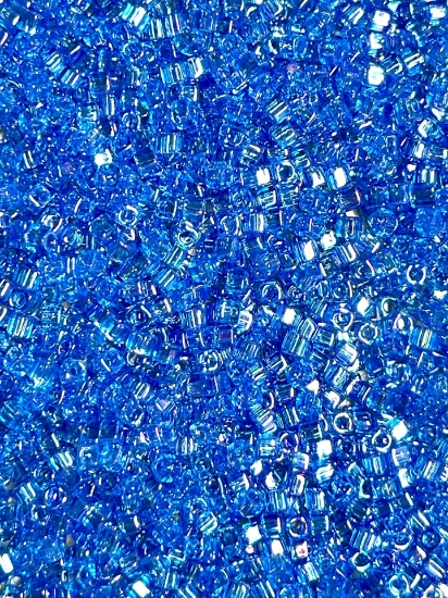 Picture of Miyuki Cubes 1.8mm 261 Transparant Sapphire AB x10g