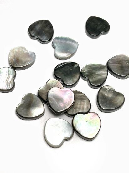 Picture of Black Lip Shell Heart 14mm x10
