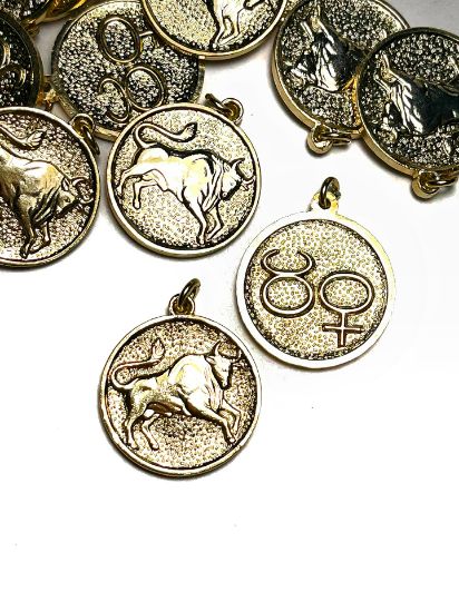 Picture of Charm Zodiad Taurus 25mm Gold Tone x1