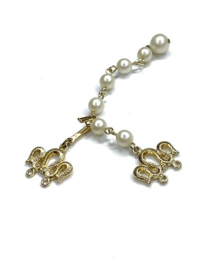 Picture of Vintage Necklace Clasp White beads 18mm 2-strand Gold Tone x1