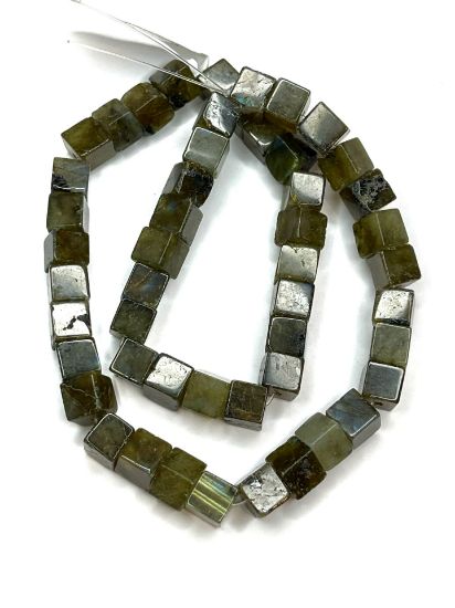 Picture of Labradorite (natural) Cube 8mm x10