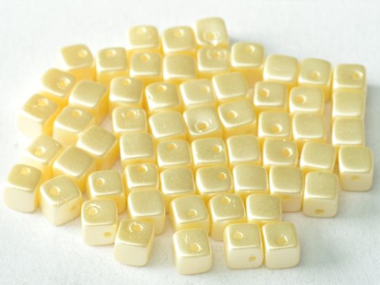 Picture of Crisscross Cubes 4mm Pastel Cream x30