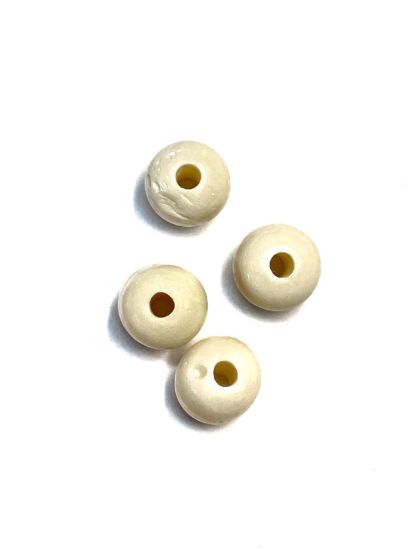 Picture of Bone (bleached) Bead Round 12mm White x4