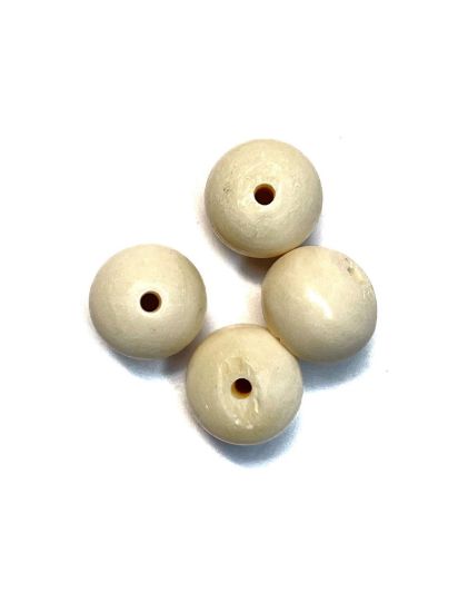 Picture of Bone (bleached) Bead Round 16mm White x4