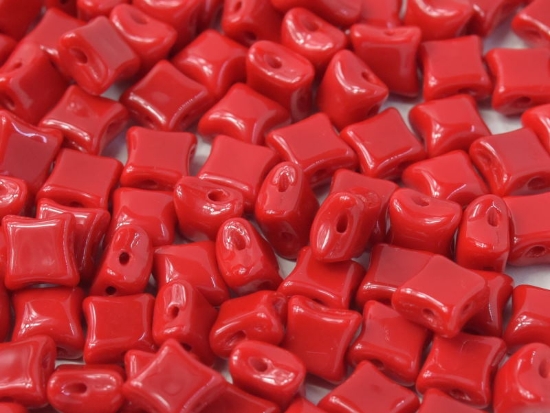 Picture of Wibeduo® 8x8mm Opaque Red x25